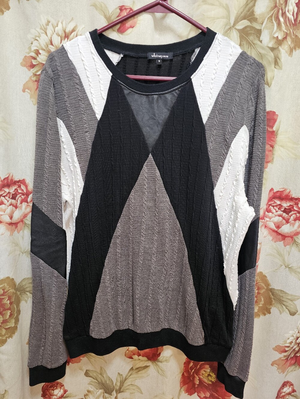 Whitney Eve Geometric Colorblock Sweater in Black, Gray & White